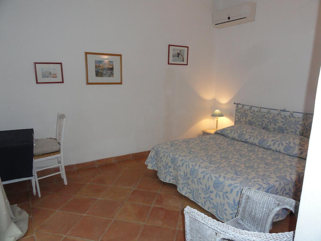 Le Mas Des Oliviers Puget-Ville Room photo